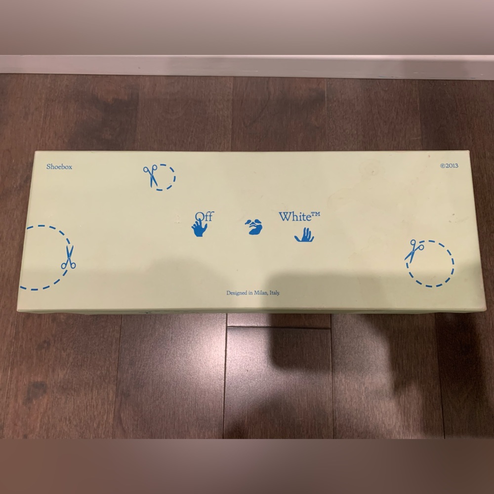 OFF-WHITE Shoe Box
